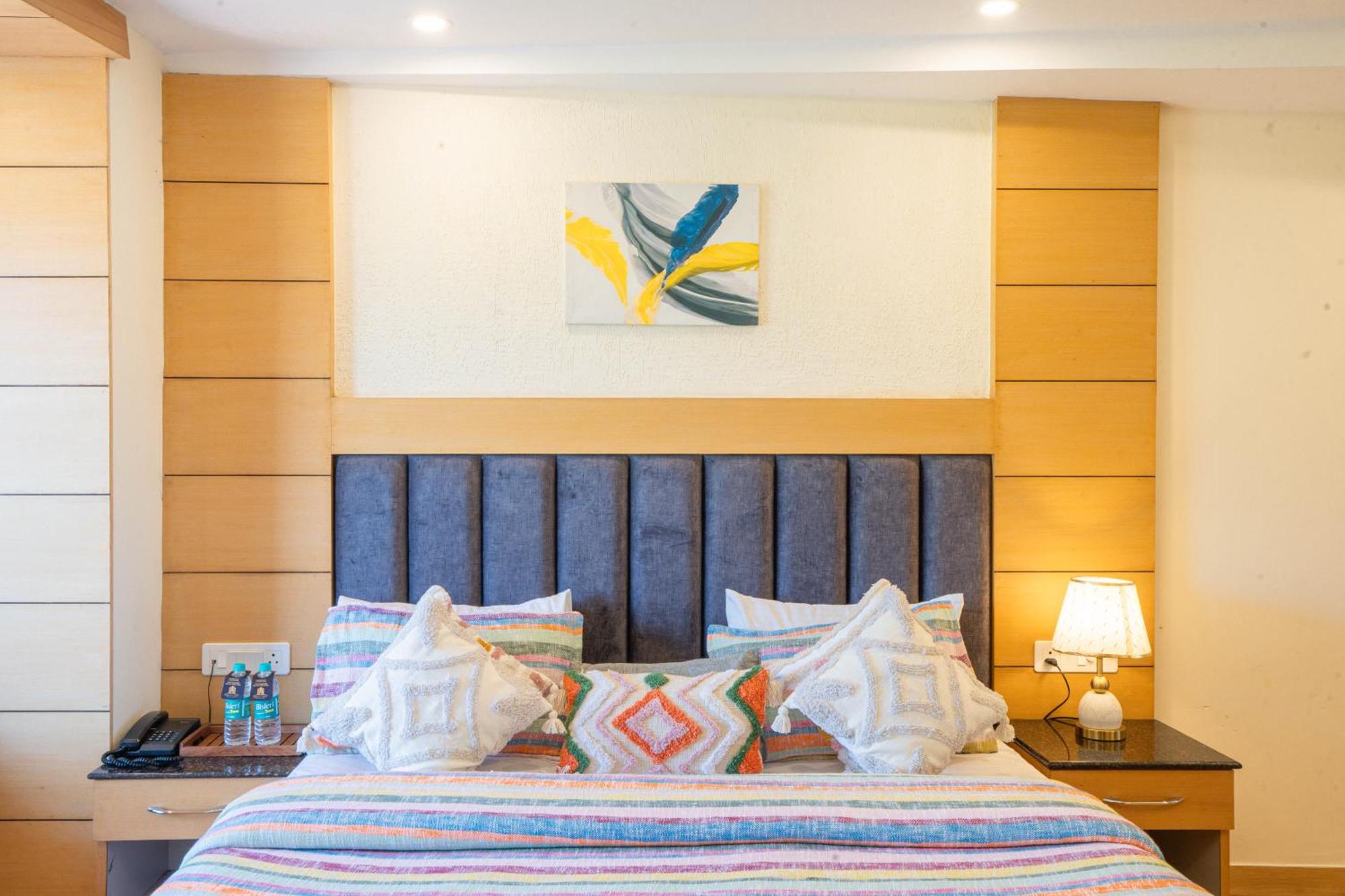 Super Hotel By Perfectstayz Mall Road 무소리에 외부 사진