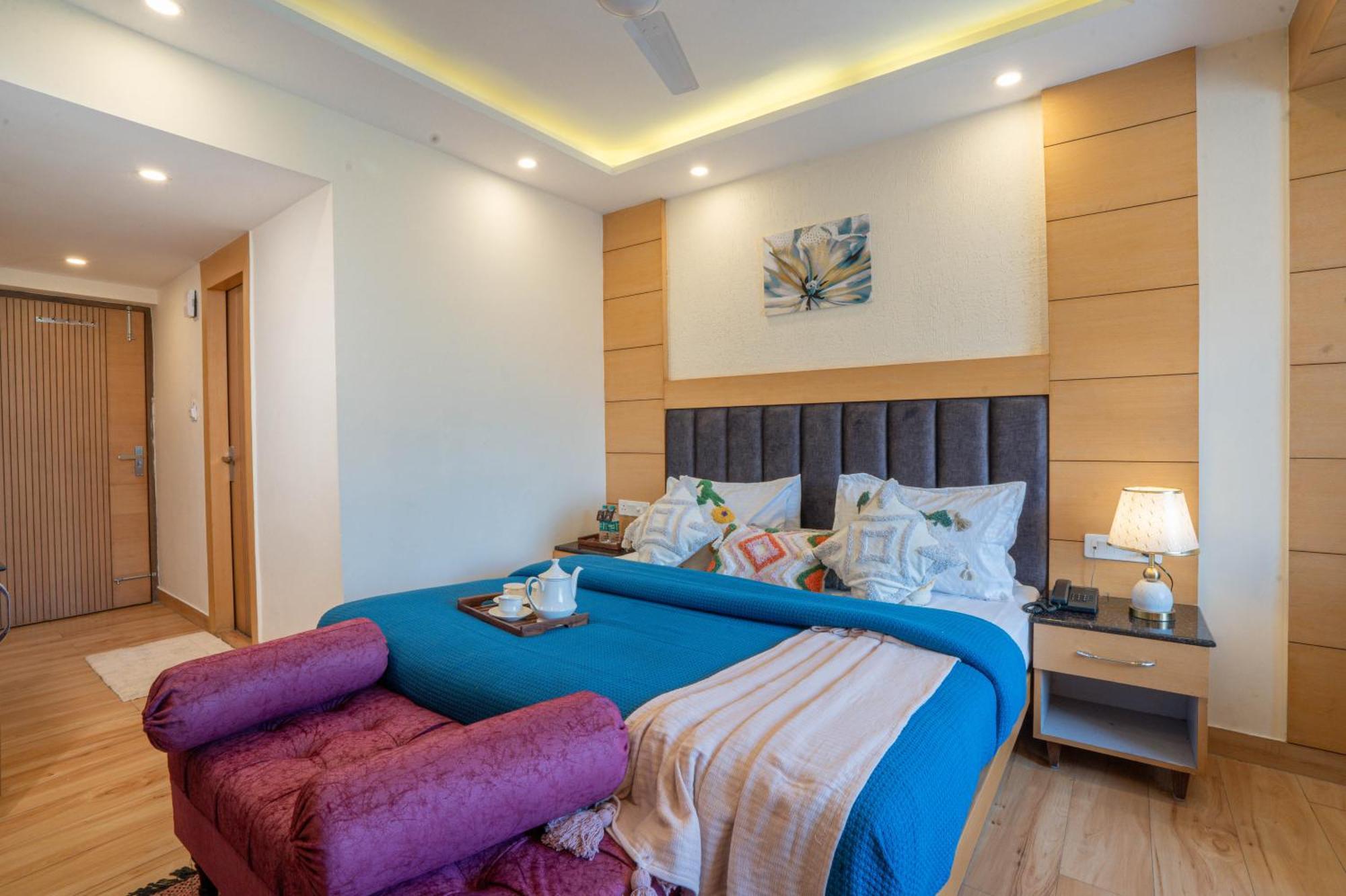 Super Hotel By Perfectstayz Mall Road 무소리에 외부 사진